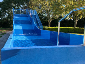 Zwembad-Aquadintel-Waterglijbaan-waverider